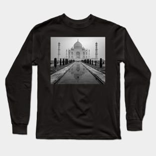 Taj Mahal at Dawn in Black and White Long Sleeve T-Shirt